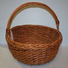 Round Basket with Handle Round Basket with Handle; 17 1/2" dia.