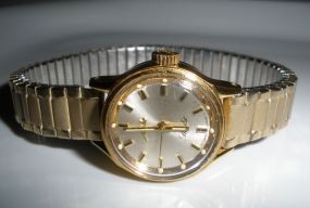 Ladies yellow tone Mido Starlet watch.