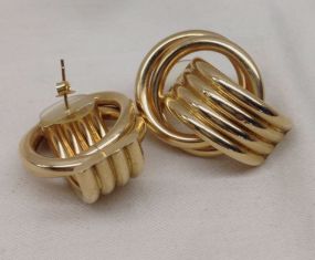 Pair of 10K Hoop Earrings Pair of 10K Hoop Earrings