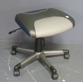  Leather Swivel Stool Description: Leather Swivel Stool, 18"h, 21"h.