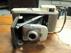  Polaroid Land Camera Polaroid Land Camera 7 1/4" Wide