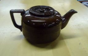  Brown Sadler Teapot Made in England Brown Sadler teapot made in England 3 1/2"h.