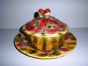 Sarreguemines Majolica France covered pancake dish with  strawberries
