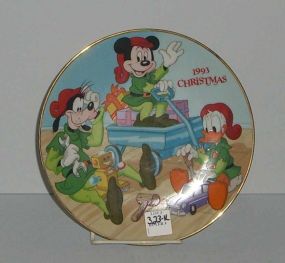 1993 Grolier Christmas Plate For Walt Disney "Santa's Workshop"