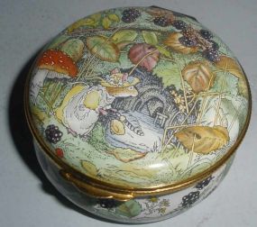 Crummles England Low Covered Box