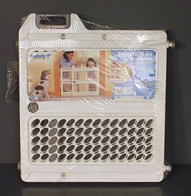 Squeeze"N go Security Gate