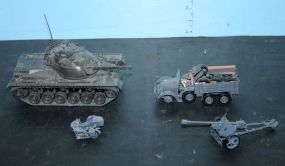 Army Tank and Other Army Toys Army tank 8" w.