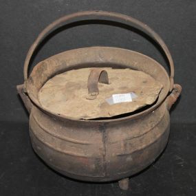 Iron Pot with Lid 8" dia.