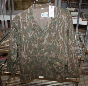 Mossy Oak Long Sleeve Button Up Green Leaf Pattern, Large
