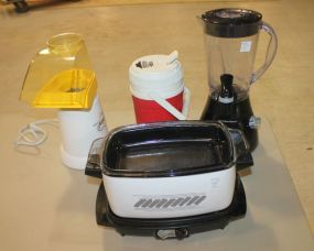 Crock Pot, Hamilton Blender, Pizza Hut Cooler Popcorn