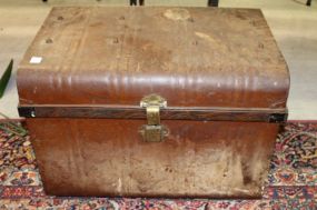 Metal Dome Top Trunk 27" w. x 19" h.