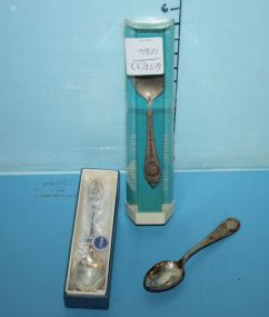 Chinese Figurine Wall Pocket