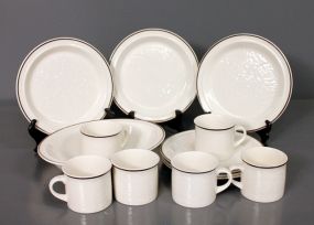 Set of Sixteen Royal Doulton Plates and Cups, "Ting" Pattern Description