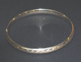 Lady's Hollow Bangle w/Rope Engraving