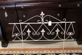 Three Finial Trellis