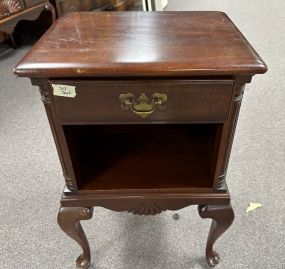 Kling Furniture Reproduction Mahogany Queen Anne Side Table