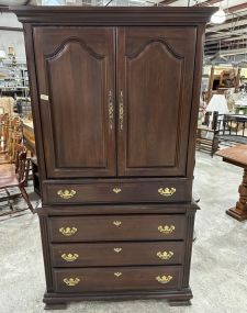 Late 20th Century Traditional Style Entertainment Armoire