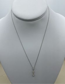 Ladies 10k White Gold Gradient Diamond Bar 18&#34; Drop Necklace