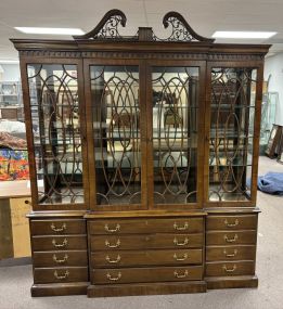 Henredon George III Reproduction Break Front China Cabinet