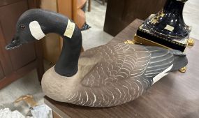 Signed W. Hemric 1986 Canadian Goose Sculpture