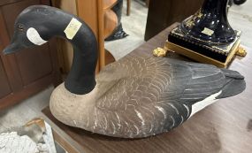 W. Hemric 1986 Canadian Goose Sculpture