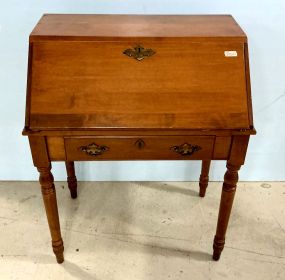 SPRAGUE &amp; CARLETON SOLID ROCK MAPLE SECRETARY DESK 38h 29w 18d