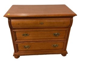 Lexington Co. Oak Chest of Drawers 31"h., 36"w, 18"d