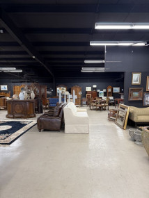 806 Larson St. Store