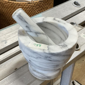 Gray Mortar and pedestal Set