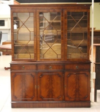 Sale Image for Super Antique Auction Online