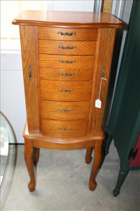 Sale Image for Large Public Auction