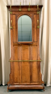 Sale Image for Fine Antiques & Amazing Collectibles Auction