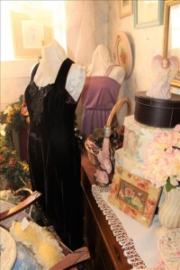 Sale Image for Marilyn's Antiques