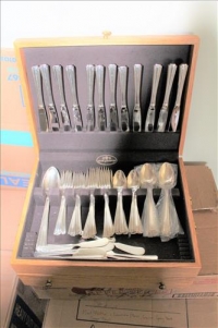 Sale Image for Large Public Auction