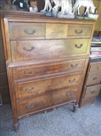 Sale Image for Large Public Auction