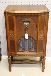 Sale Image for Super Antique Auction Online