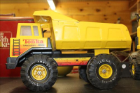 Sale Image for Large Public Auction