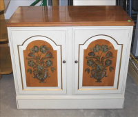 Sale Image for Large Public Auction