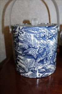 Sale Image for Large Public Auction