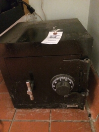 Sale Image for ABSOLUTE ONLINE AUCTION - Surplus Retail Inventory And Kitchen Equipment Online Auction