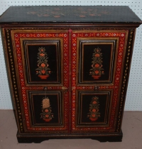 Sale Image for Super Antique Auction Online