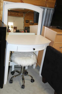 Sale Image for Large Public Auction