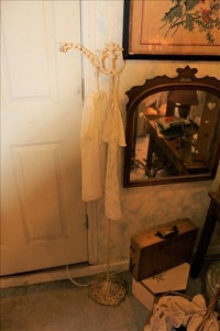 Sale Image for Marilyn's Antiques