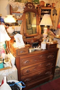Sale Image for Marilyn's Antiques