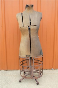Sale Image for Large Public Auction