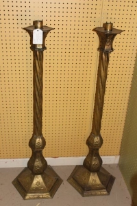 Sale Image for Super Antique Auction Online