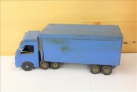 Sale Image for Large Public Auction