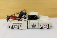 Sale Image for Large Public Auction