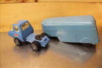 Sale Image for Large Public Auction