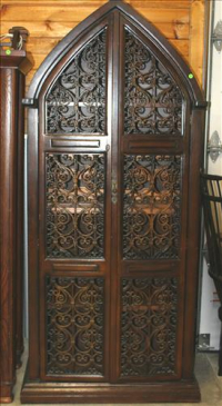 Sale Image for Large Public Auction